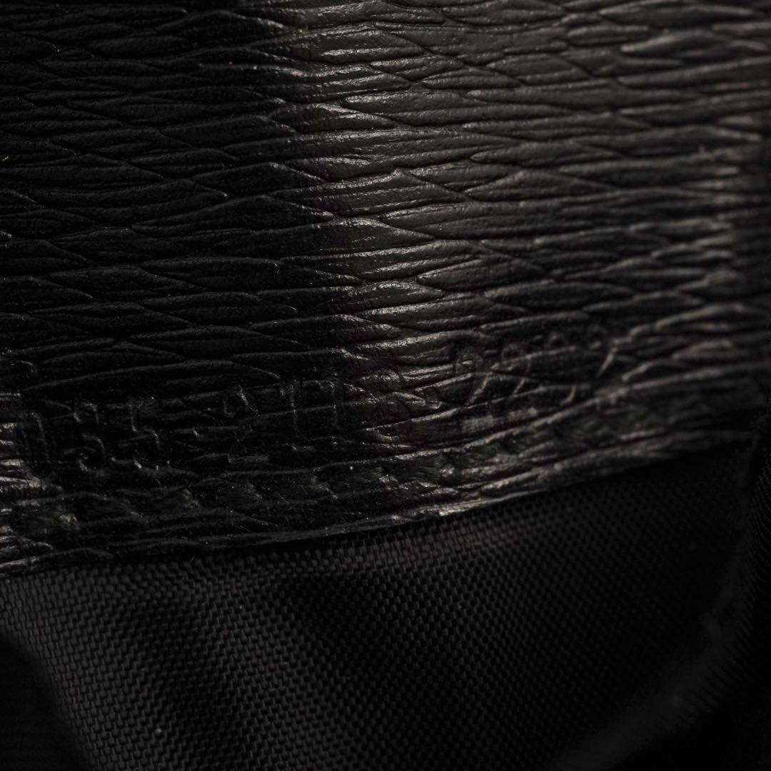 ✨未使用に近い✨　GUCCI ミニ財布　Gロゴ エンボスロゴ 二つ折り　黒色