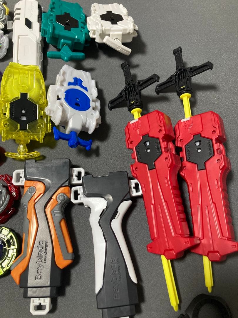 ベイブレードバースト まとめ売り 約50個 引退品 ランチャー多数