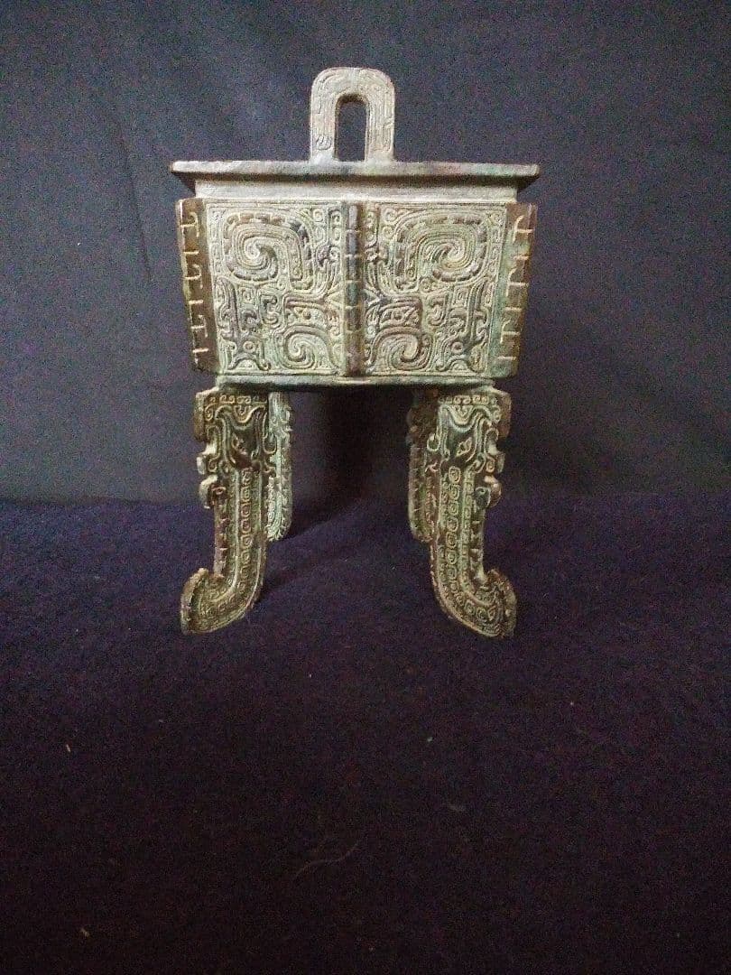 青銅器　獣面文方鼎　レプリカ　NO.182