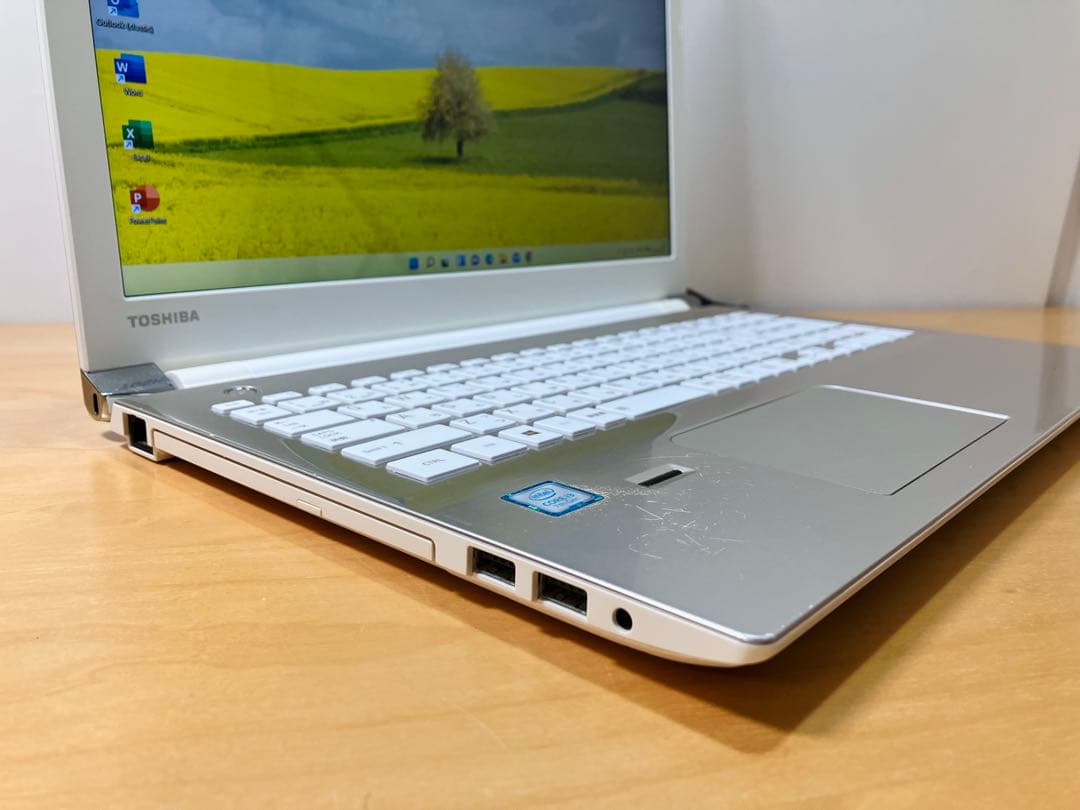 ノートパソコン　高性能　COREi3/SSD256/メモリ8/カメラ/オフィス