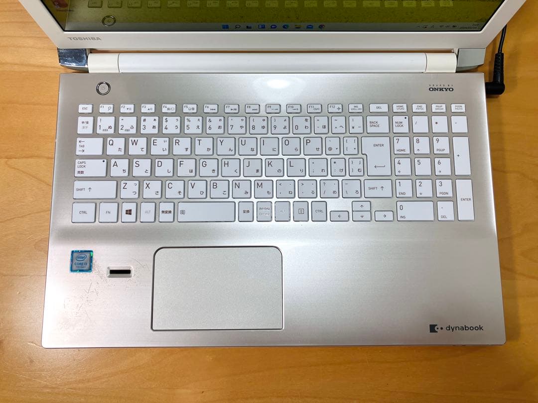 ノートパソコン　高性能　COREi3/SSD256/メモリ8/カメラ/オフィス