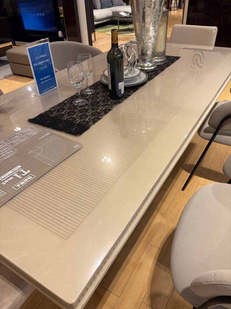 ダイニングテーブル　天然大理石ダイニングテーブル