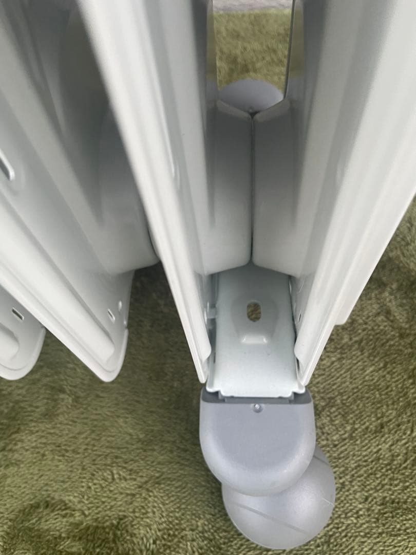 DeLonghi オイルヒーター ホワイト　デロンギ