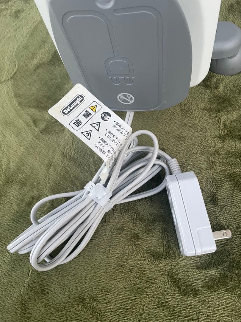 DeLonghi オイルヒーター ホワイト　デロンギ