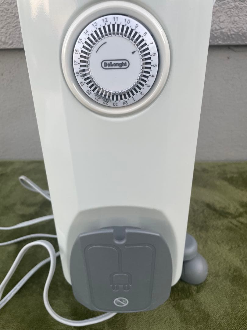 DeLonghi オイルヒーター ホワイト　デロンギ