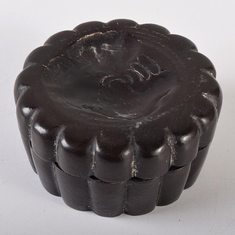 茶道具　竹製　黒塗　蟹文　菊形香合　松尾不俊斎花押　時代箱付　V　R8264