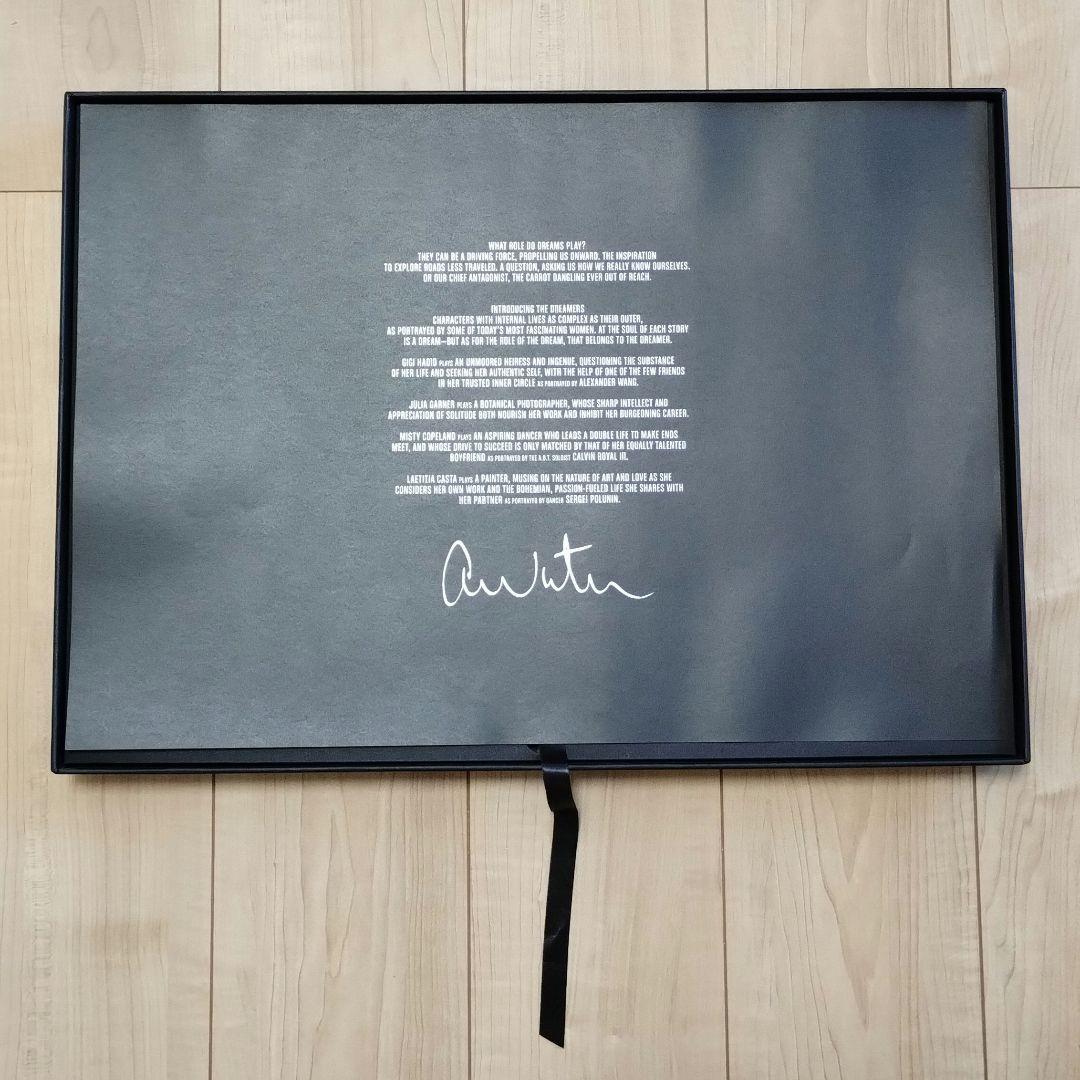 【美品/非売品】PIRELLI CALENDER 2019 \"DREAMING\"