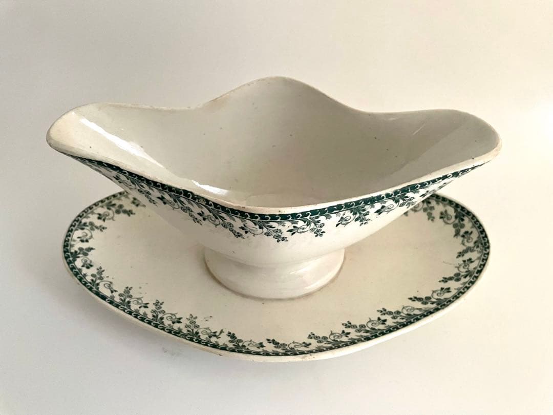 フランス　アンティーク　フリルエッジのソーシエール