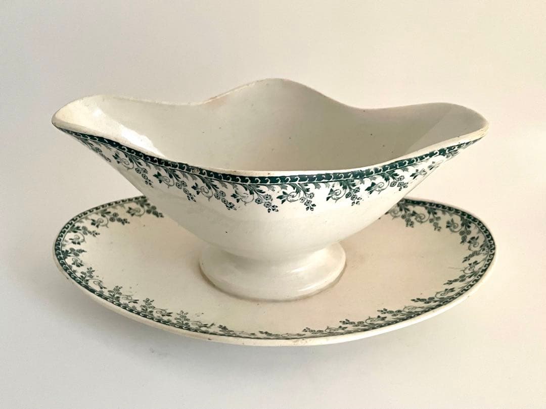 フランス　アンティーク　フリルエッジのソーシエール