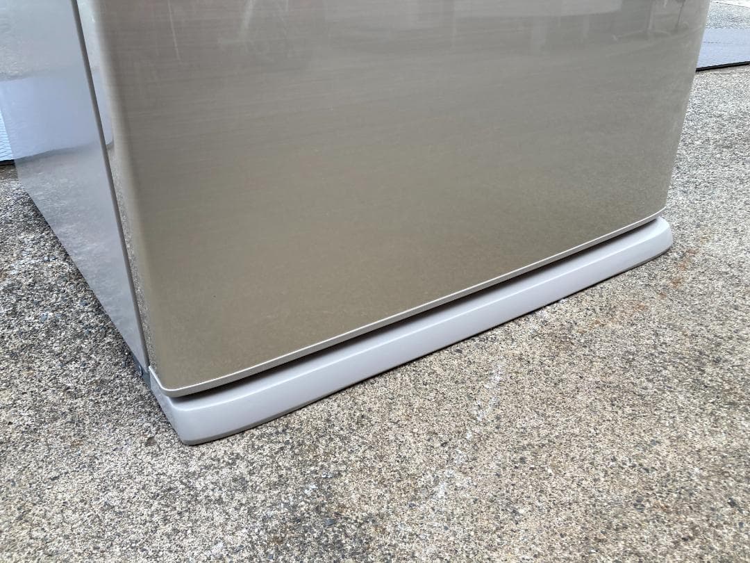 愛知岐阜/送料無料★東芝 548L冷蔵庫　GR-D55F-NT　2011年製