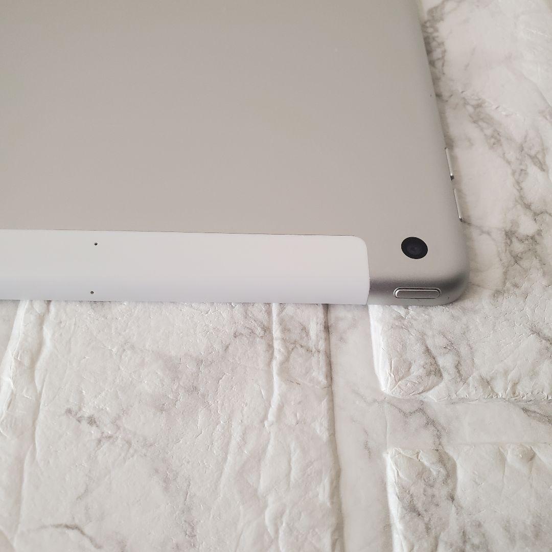 256 iPad 8世代 32GB SIMフリー シルバー