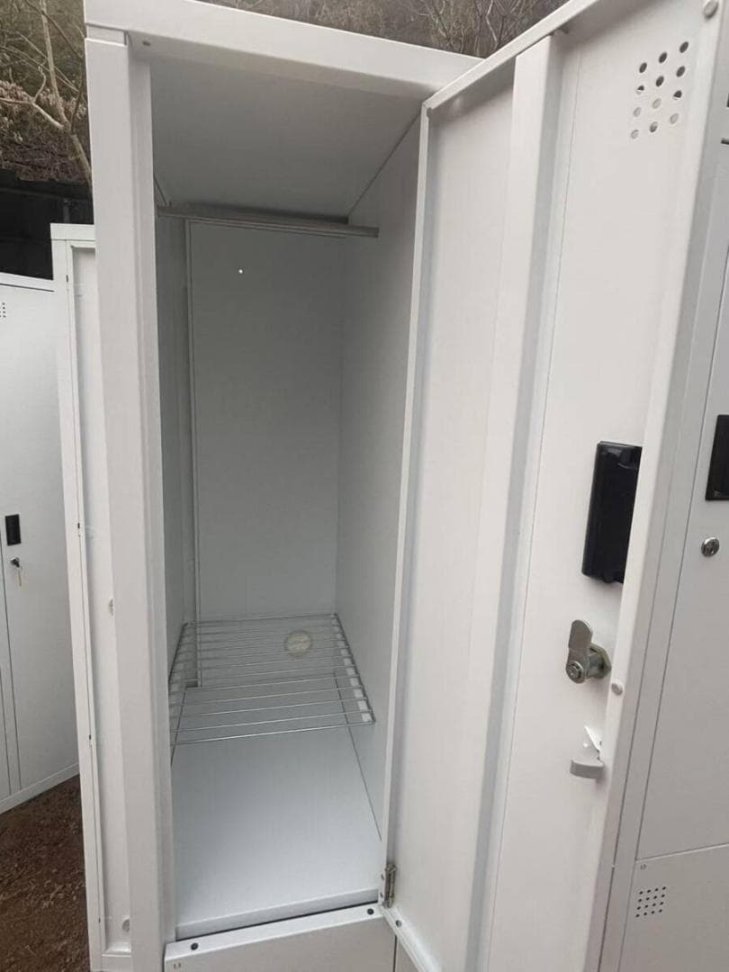 業務用　従業員用ロッカー ホワイト 6人用 鍵付き