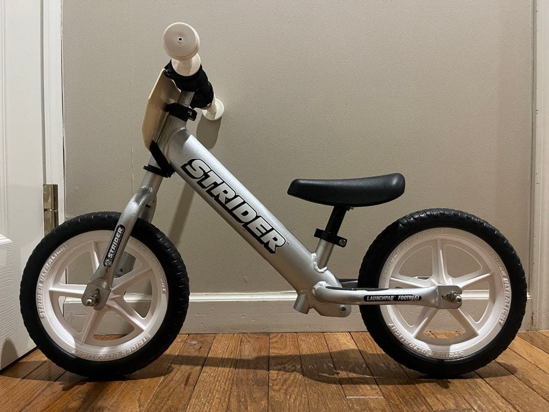 【美品】 ストライダー プロモデル 軽量 アルミ フレーム シルバー