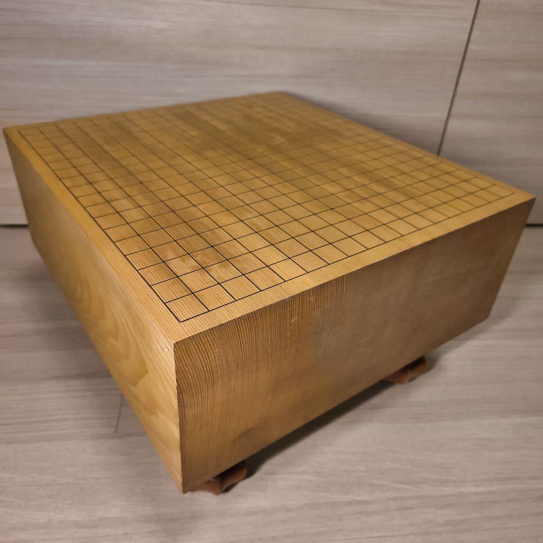 【囲碁 足付 高級碁盤】貴重 極厚 5寸6分 本榧 天地柾目 へそ有り