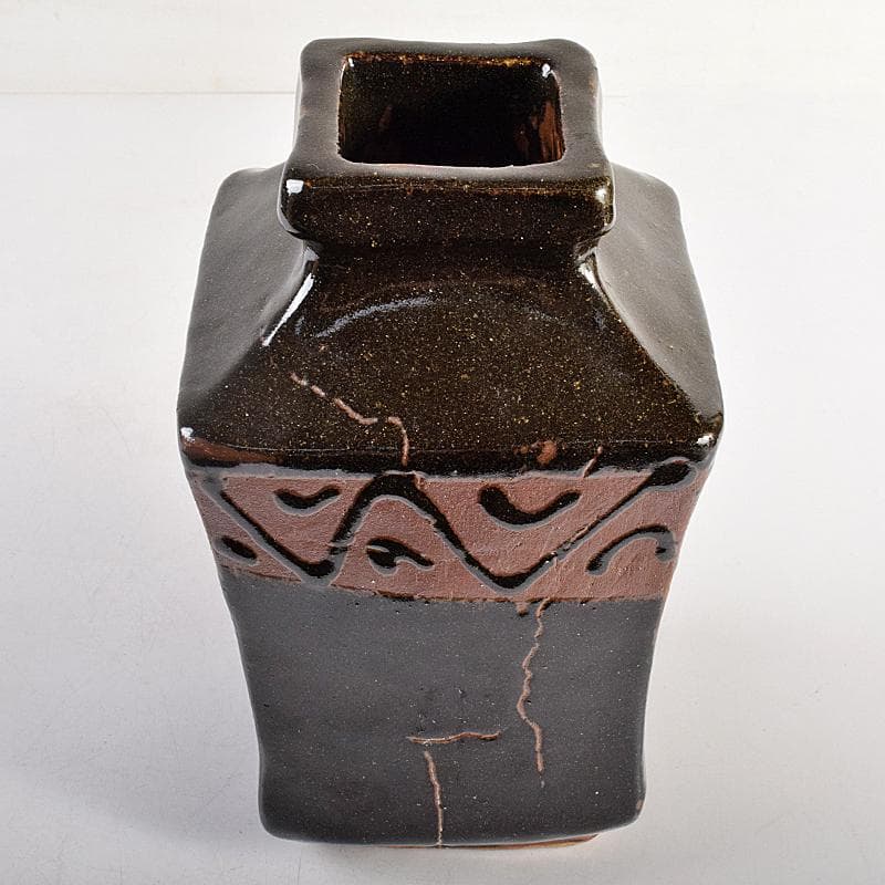 いしちゃん　濱田庄司作　益子焼　鉄釉　四方花生　共布共箱　M　R8832B