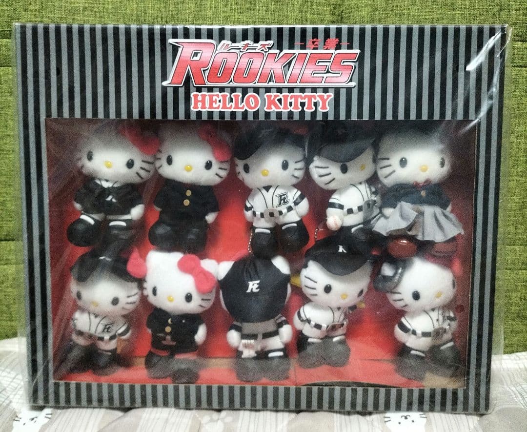 ✫新品未開封品　HELLO KITTY ROOKIES フィギュアセット ✫