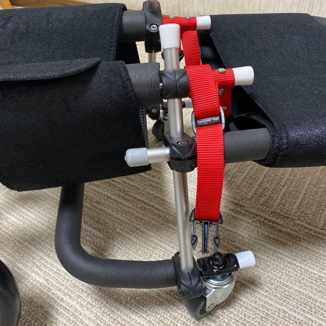 犬用車椅子　歩行器　小型犬用　4輪　オーダーメイド　老犬　運動　リハビリ