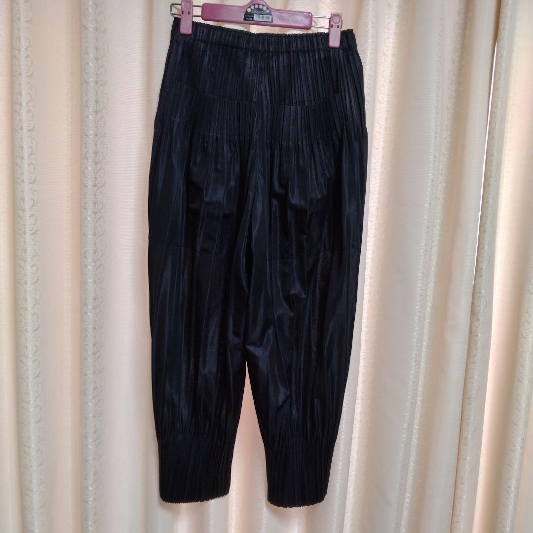 プリーツプリーズ パンツ