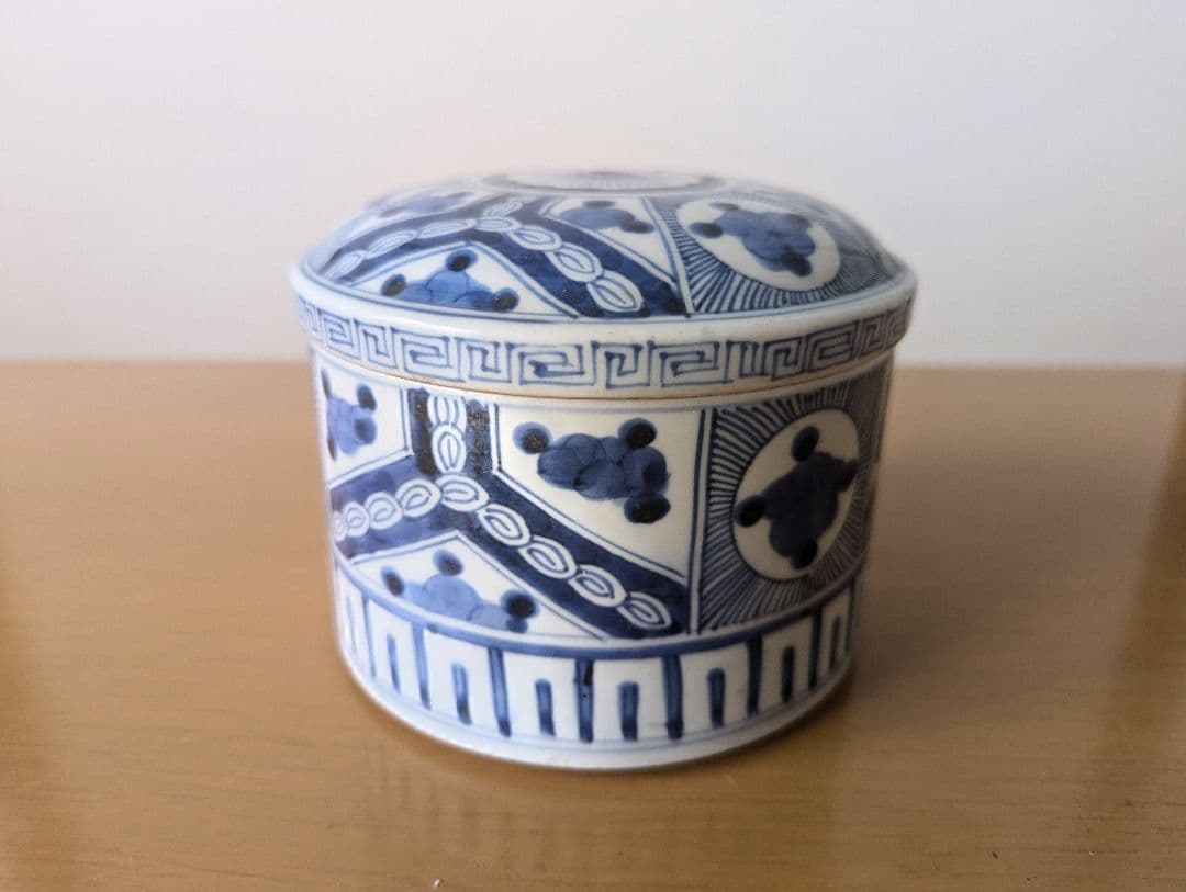 古伊万里　手描き染付陶壺　蓋付き　骨董