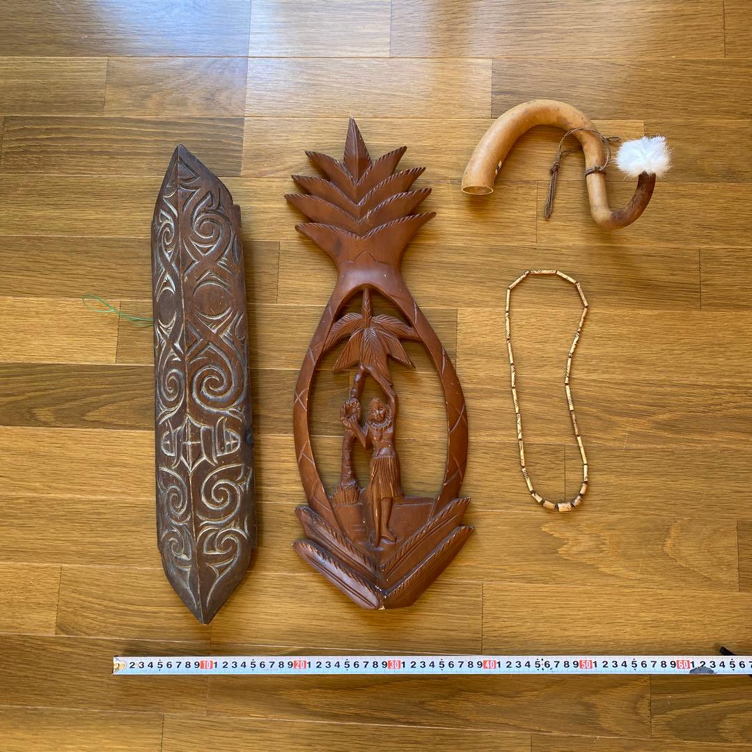 ひょうたんの民族楽器　ハワイの壁掛けオブジェ　首飾り　木彫りの盾　4点セット