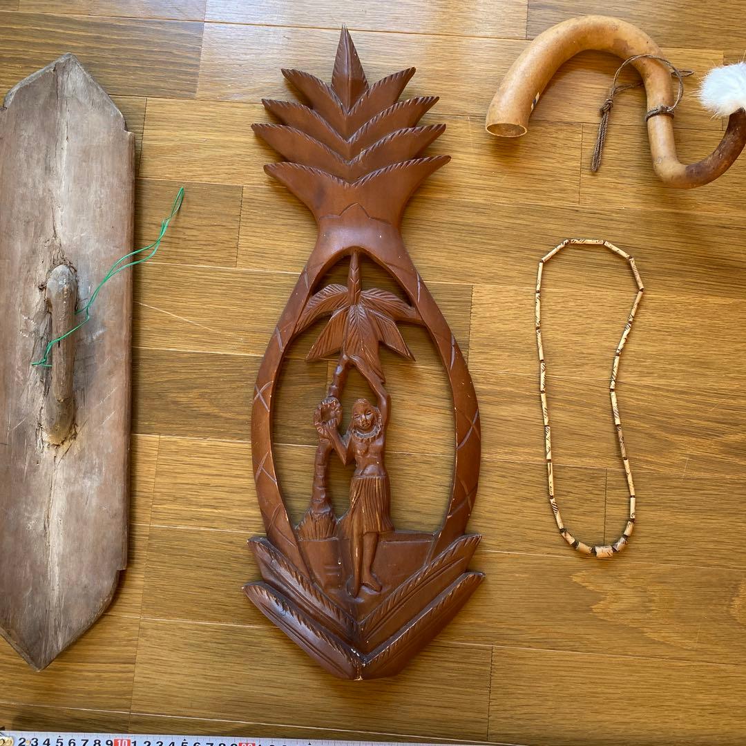 ひょうたんの民族楽器　ハワイの壁掛けオブジェ　首飾り　木彫りの盾　4点セット