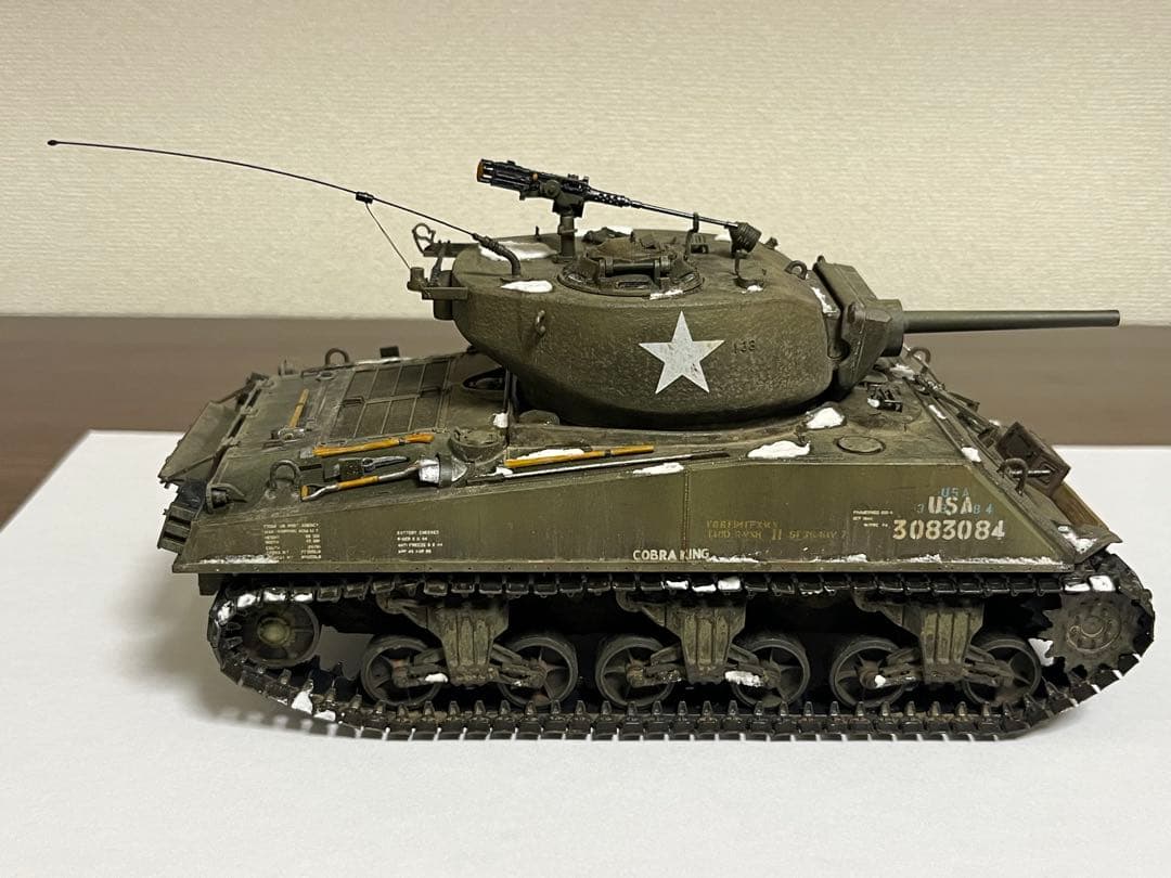1/35 アメリカ軍　M4A3E2 シャーマン　ジャンボ　完成品