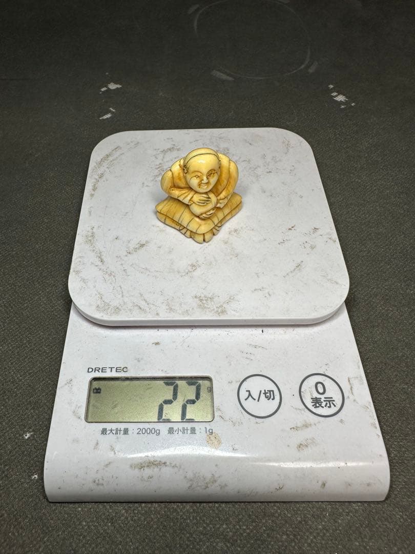 極上　根付　天然素材　アンティーク　骨董　飾り物　古美術品　 置物　細密細工