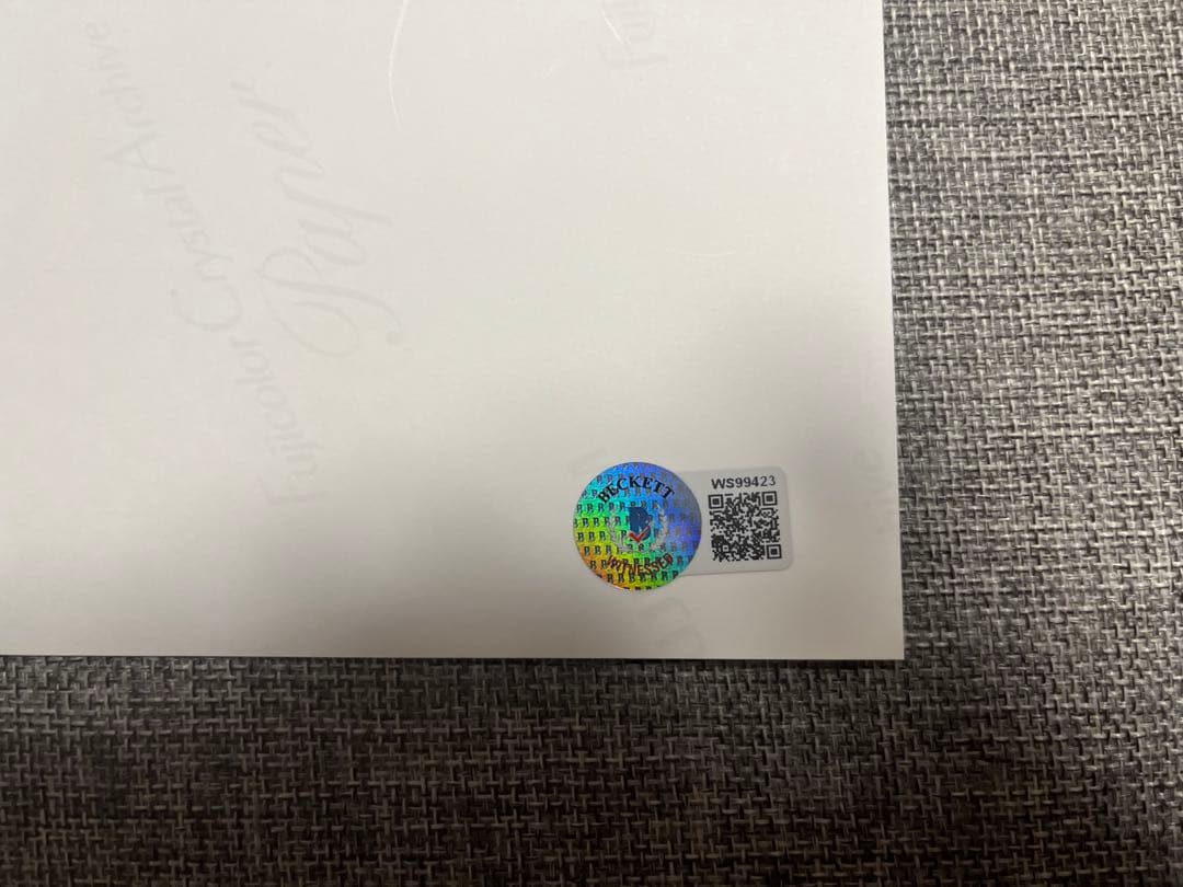 エミリアクラーク　直筆サイン入りフォト