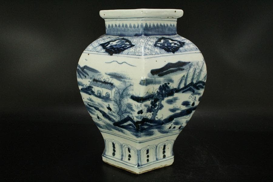 中国美術 青花 古染付 楼閣山水紋 六方 瓶 高25.5cm(RC991)