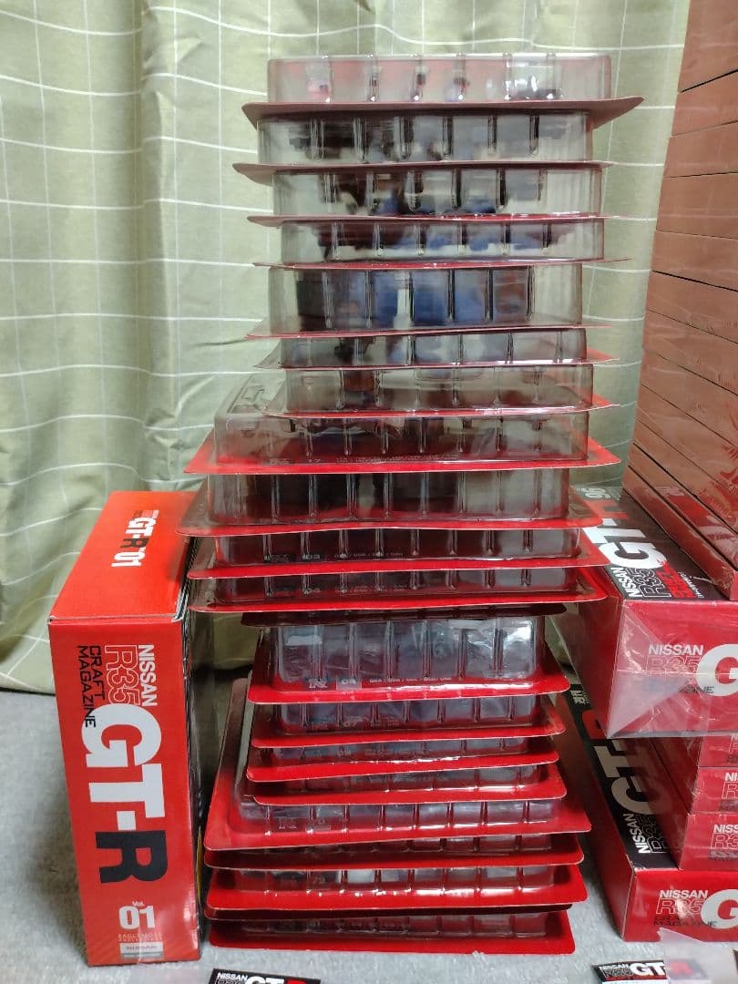 NISSAN GT-R R35 1/8スケール プラモデル