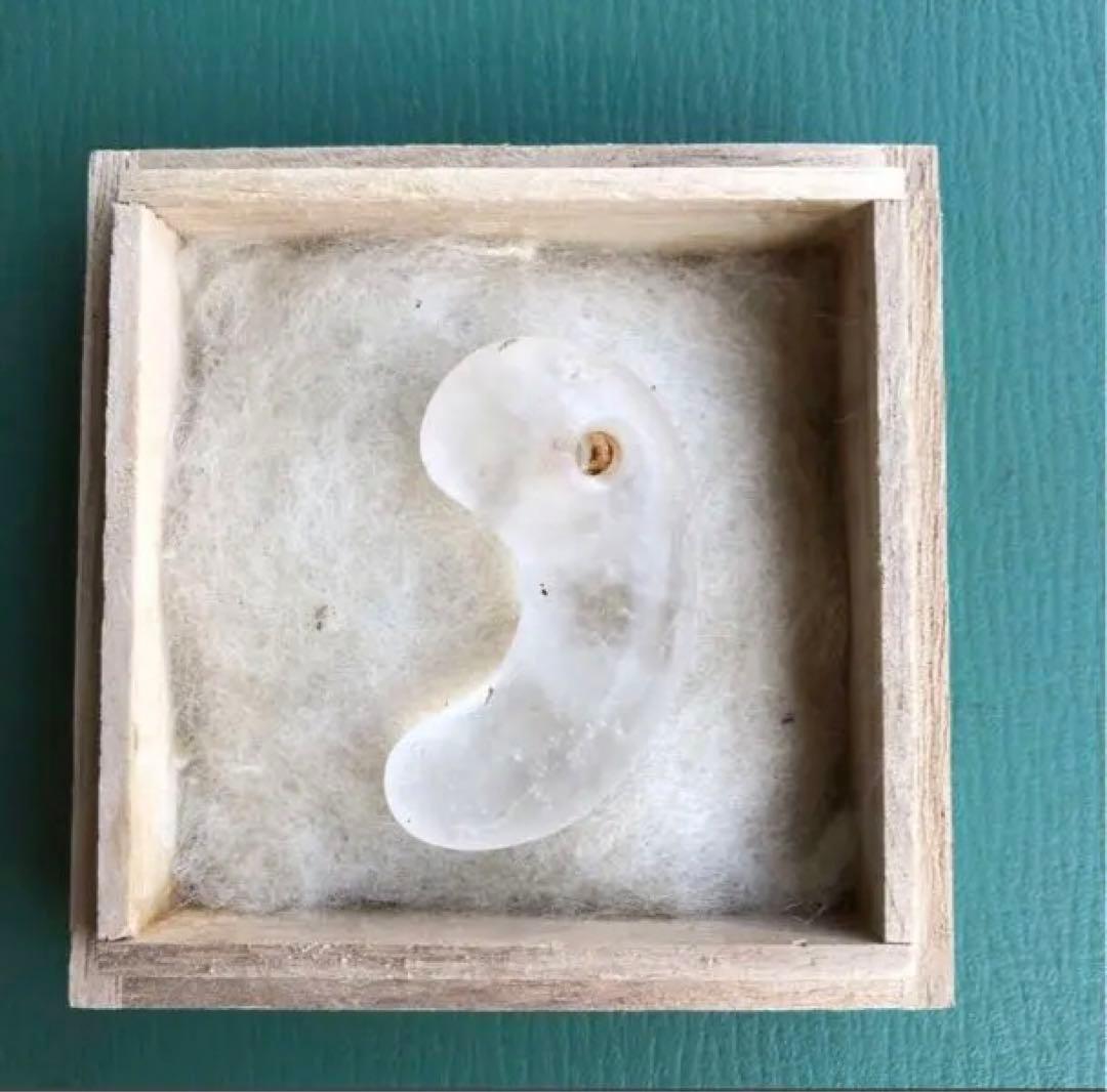 勾玉　（m）　箱付き