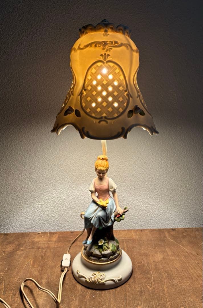 未使用 テーブルランプ GIRL 愛新陶器 昭和レトロ 電気スタンド