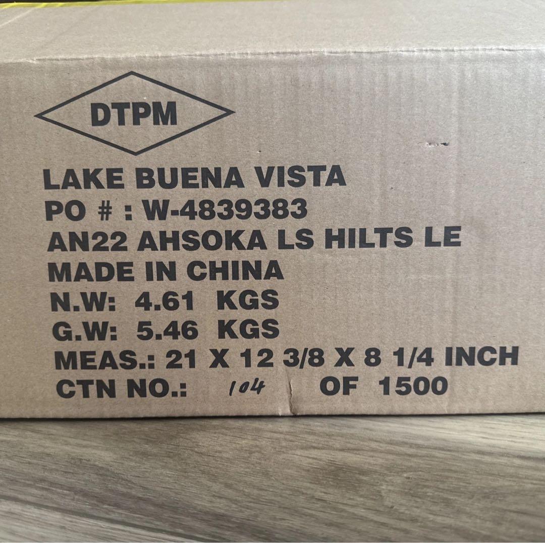 【全世界6000個限定 】ディズニー アソーカ・タノ レガシー ライトセーバー