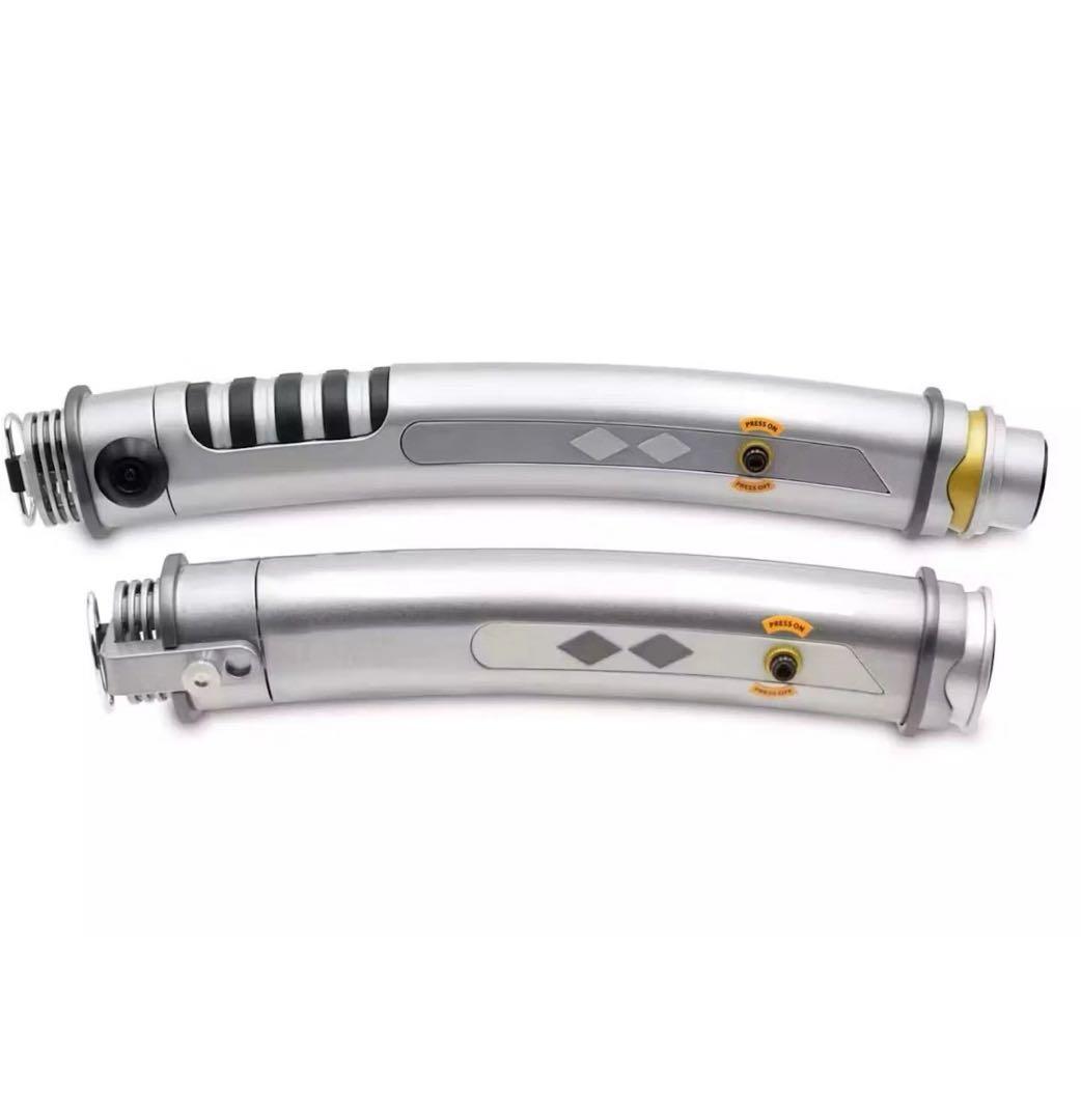 【全世界6000個限定 】ディズニー アソーカ・タノ レガシー ライトセーバー