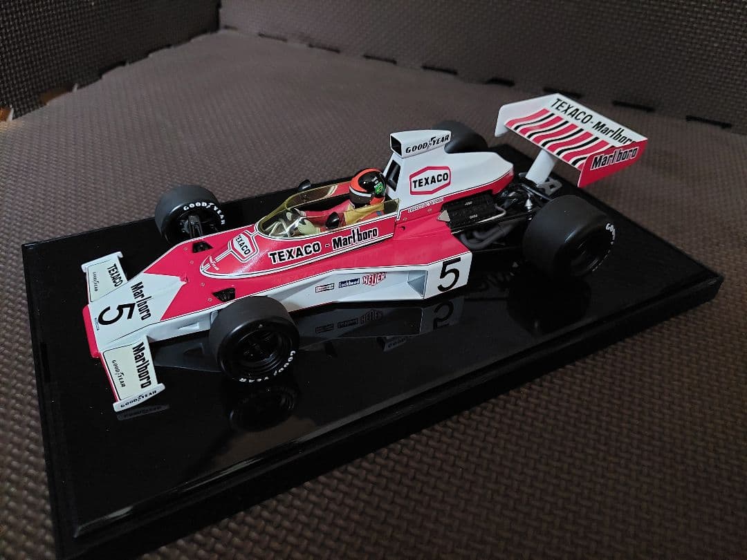 PMA 1/18 ＃５ マクラーレン M23 E.フィツバルディ　マルボロ仕様
