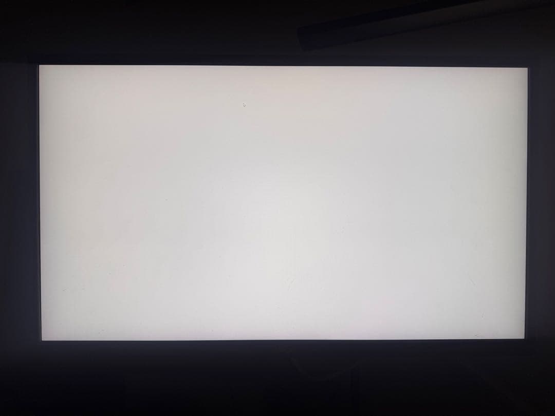 LG 4k 27UL500-W 27インチ　無スタッド