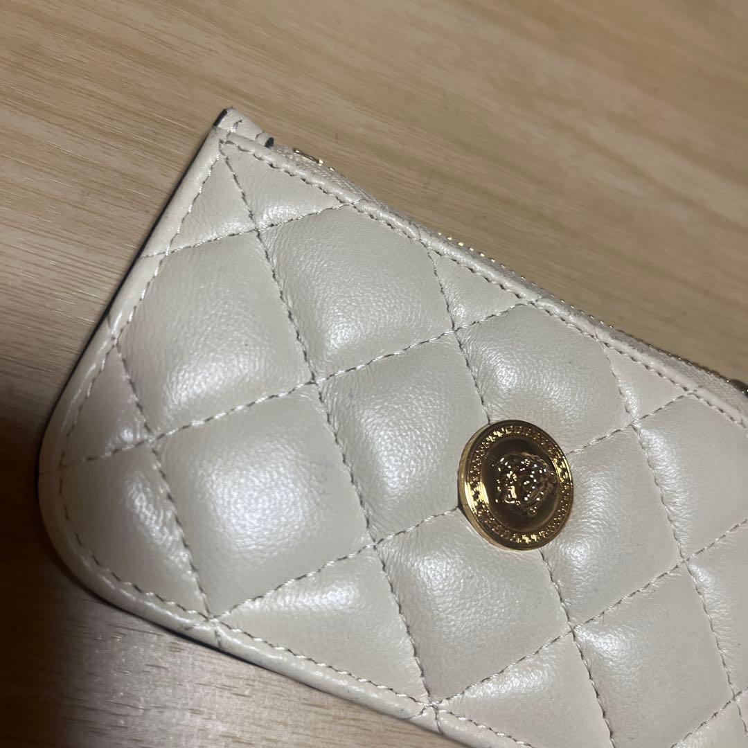VERSACE ホワイト ケース キルティング メデューサ