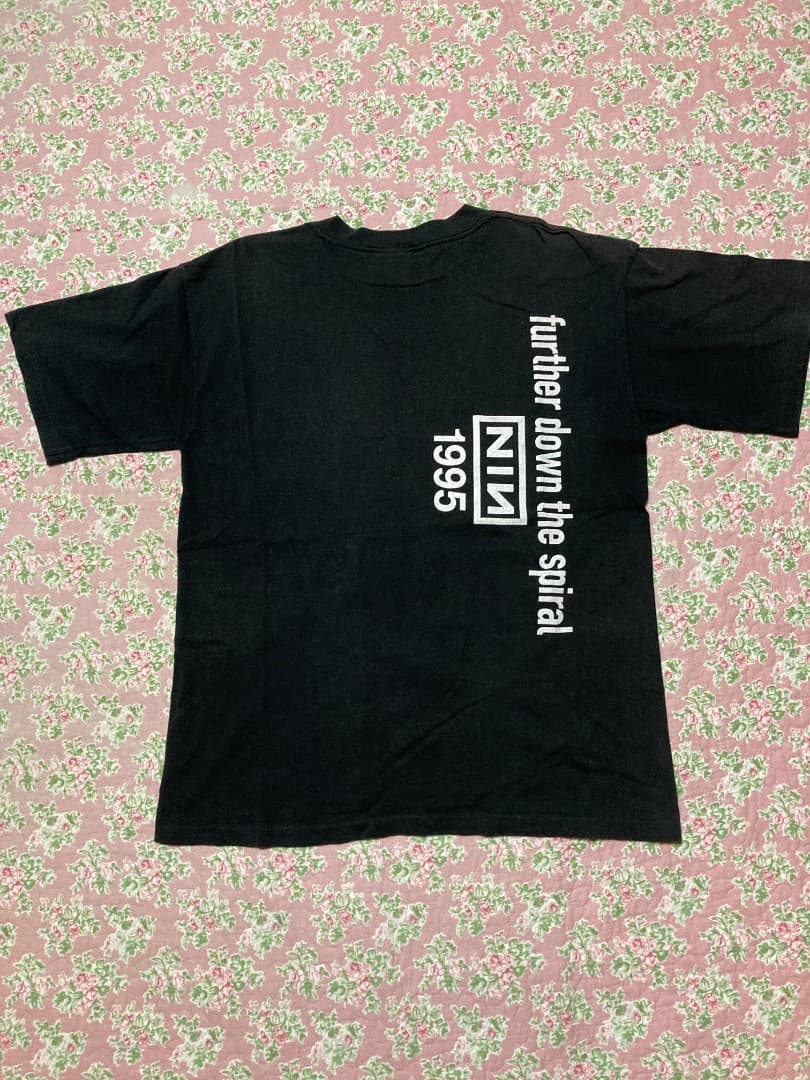 nine inch nails: further down... Tシャツ