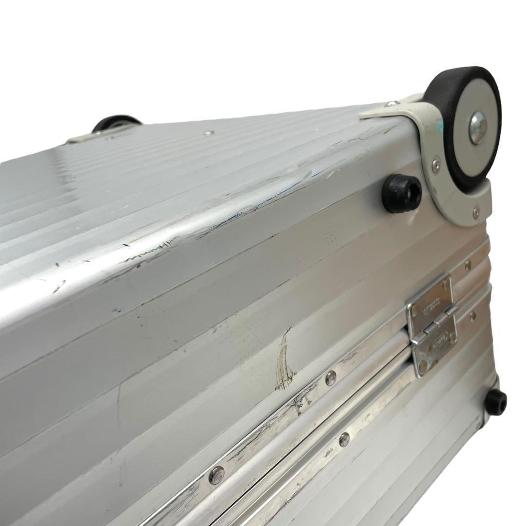 リモワ キャリーバッグ スーツケース トラベル 2輪 青ロゴ 大容量 シルバー