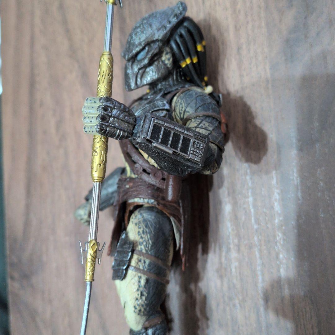 プレデター フィギュア イエロー ブラック