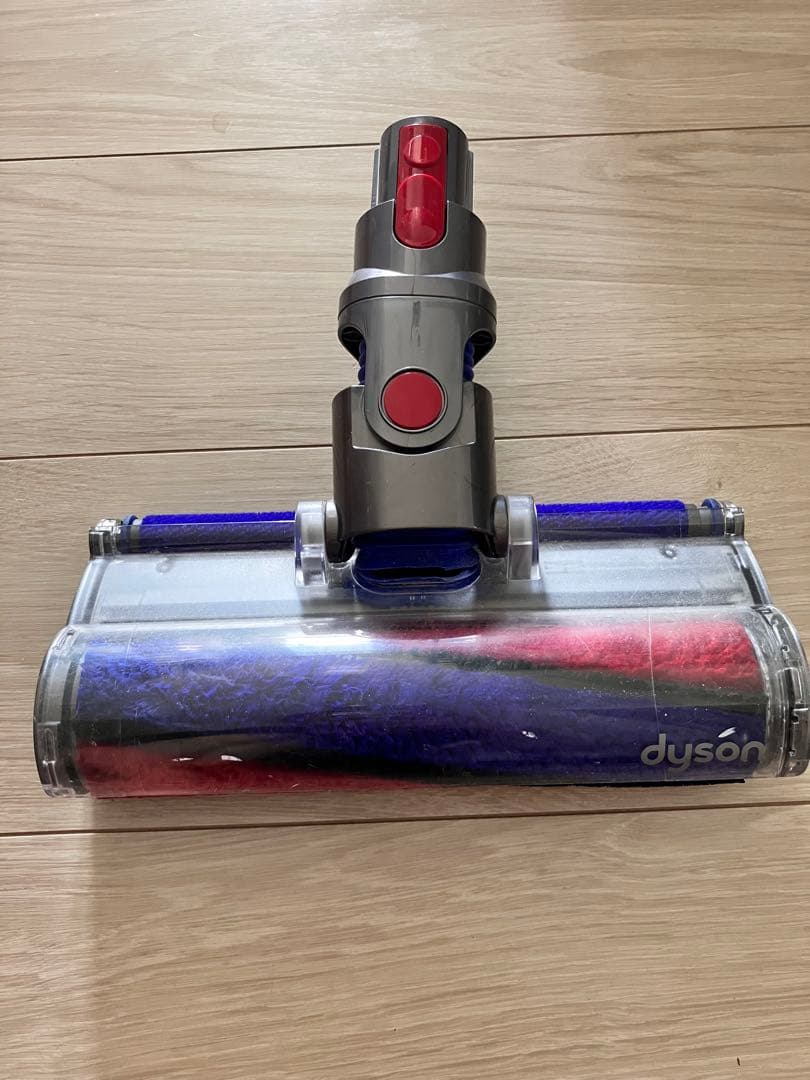 Dyson SV10 v8 fluffy extra 本体とアタッチメント