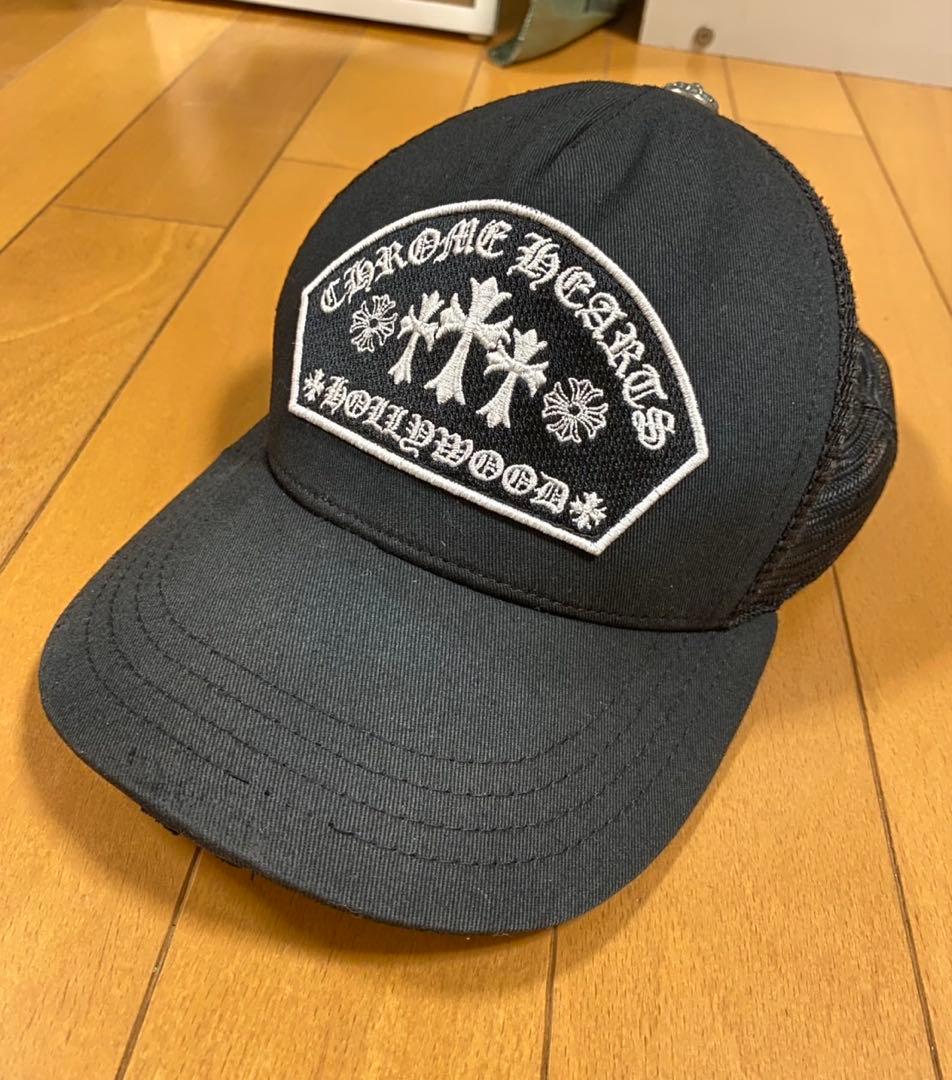 CHROME HEARTS ブラックトラッカーキャップ