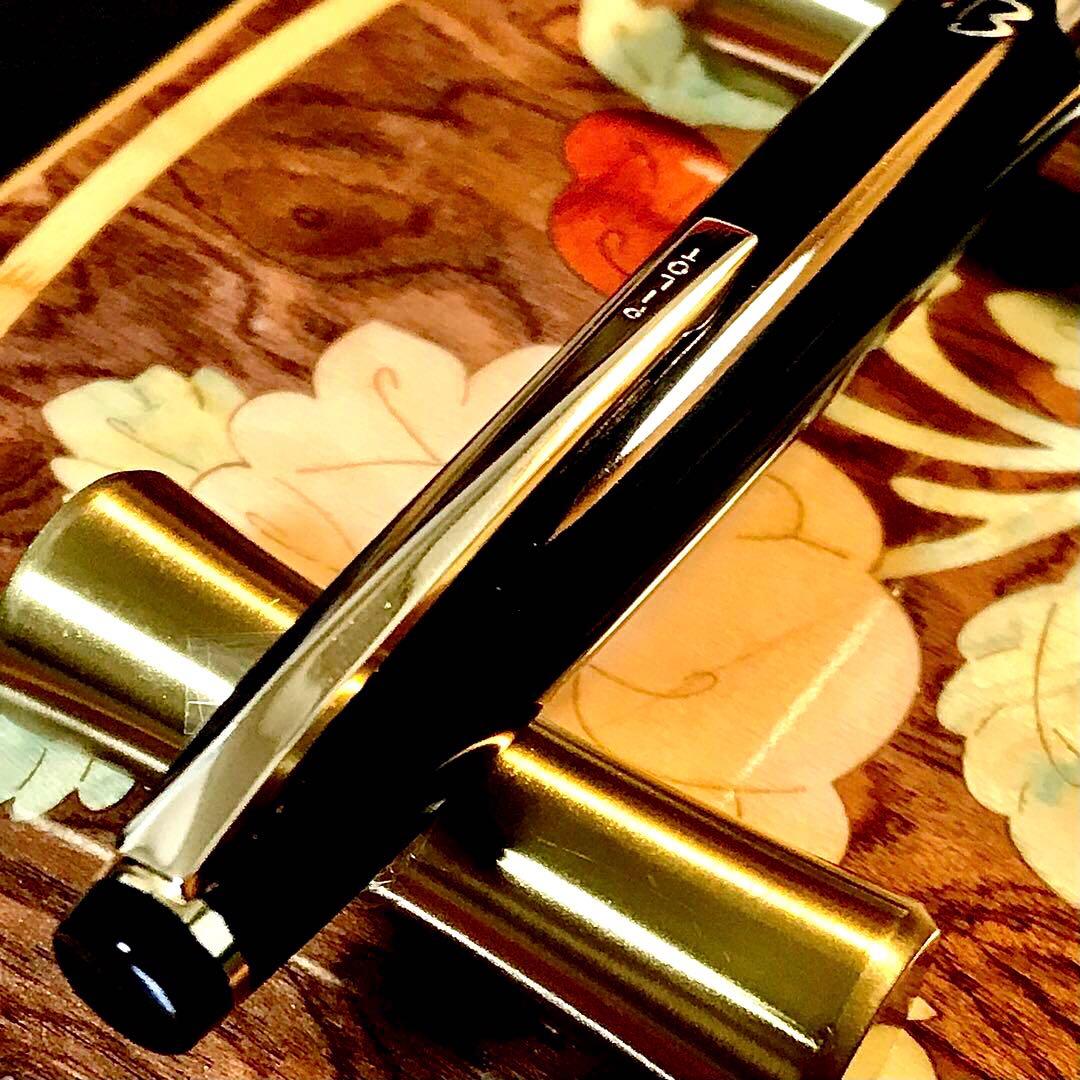 ☆超お勧め☆美しいパイロットエリート万年筆（M)18K