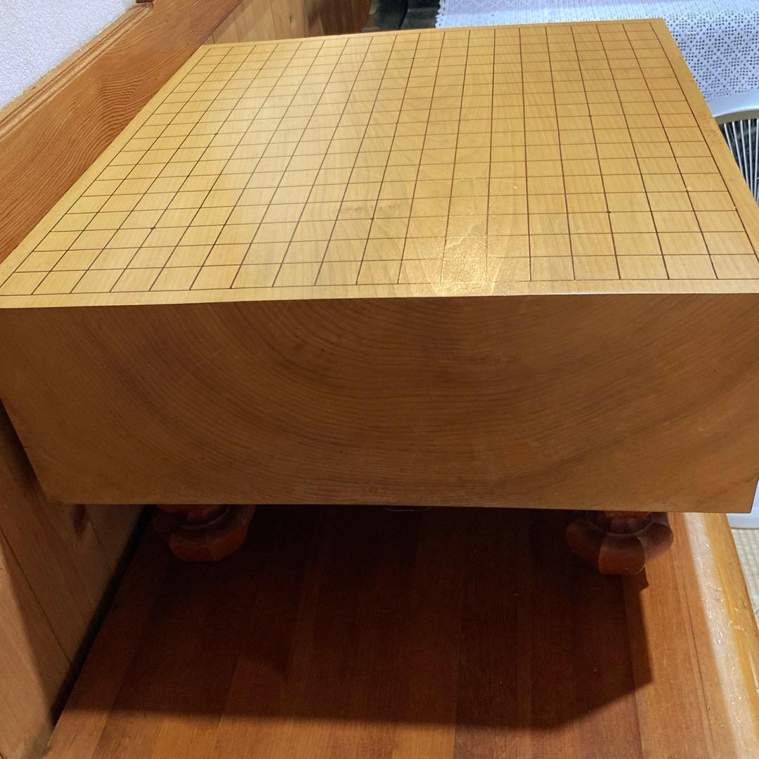 ［高級］日本の木製囲碁盤45×41センチ　足付き　へそあり