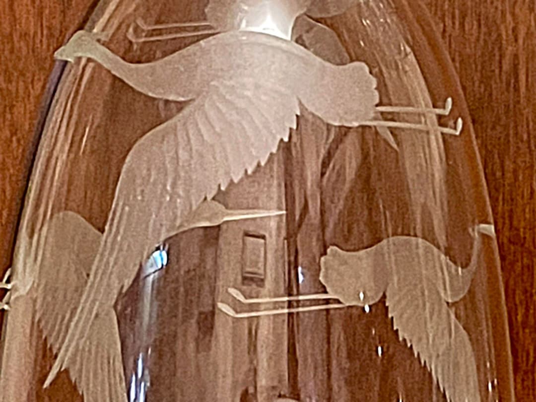 アール・ヌーヴォー様式　鶴絵のカラフェ　銀の装飾付き