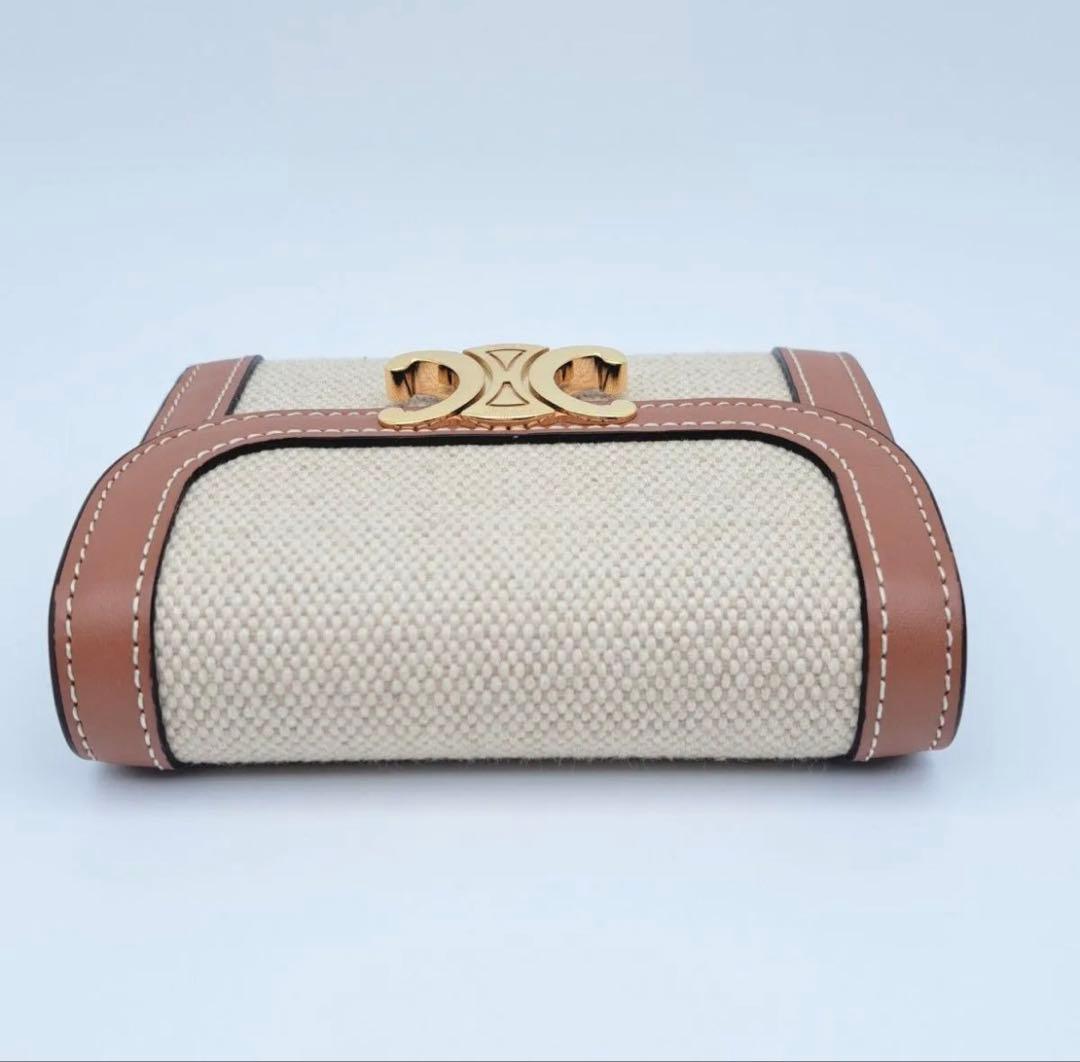 セリーヌ トリオンフ 三つ折り 財布 CELINE