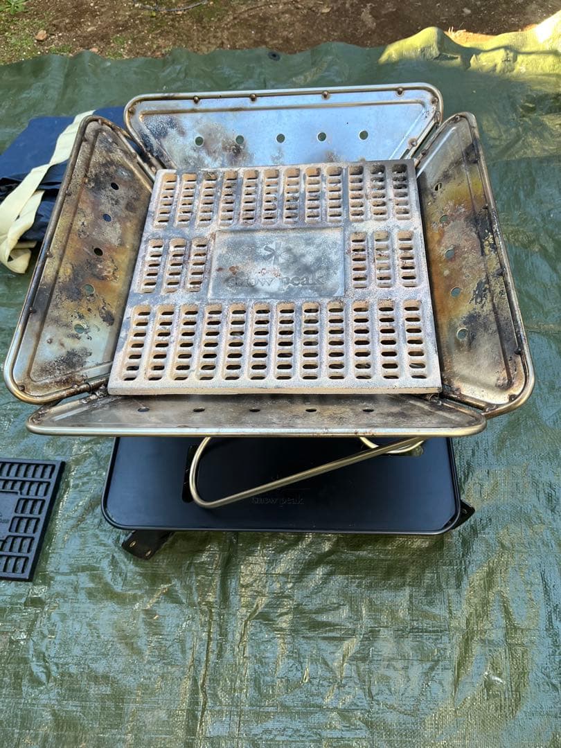 スノーピーク焚火台Lサイズ（旧タイプ・HEAD QUATER）