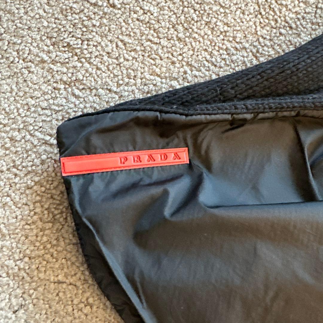 PRADA ブラックマフラー