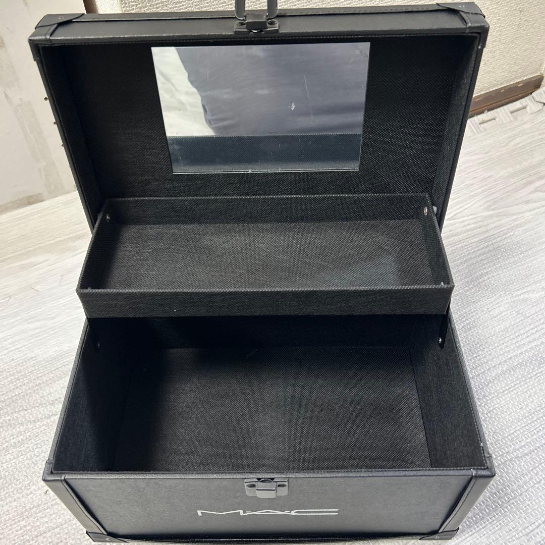 新品箱付　MAC 非売品　メイクボックス⭐︎リップスティック付