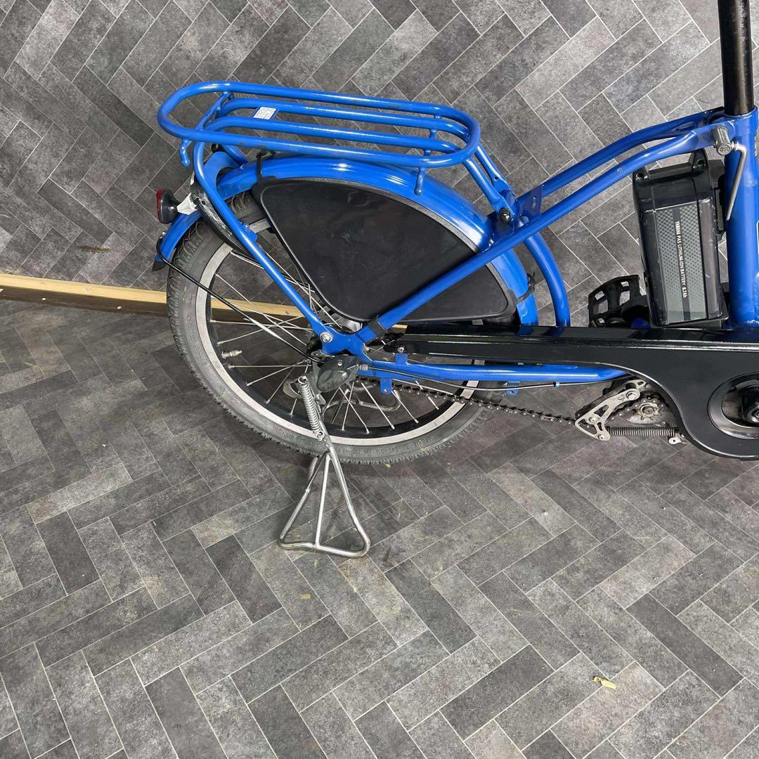 青色 電動アシスト自転車 前部バスケット付き